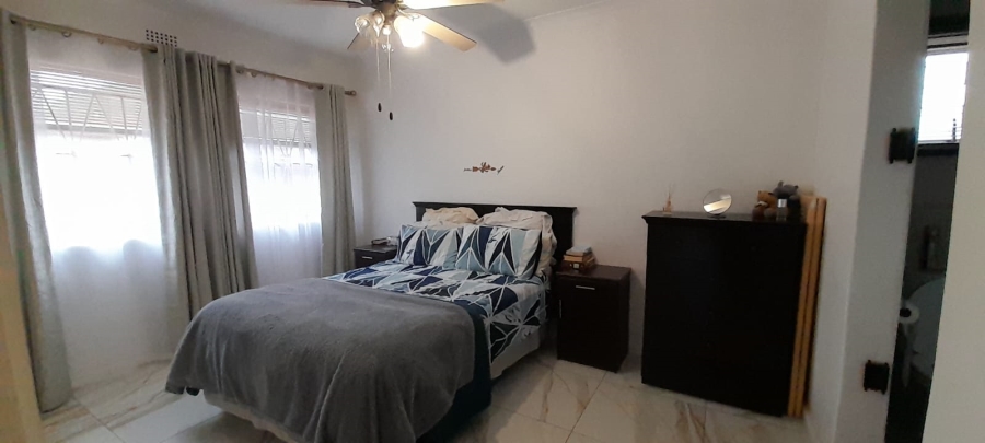 4 Bedroom Property for Sale in Gordon Strand Estate Western Cape